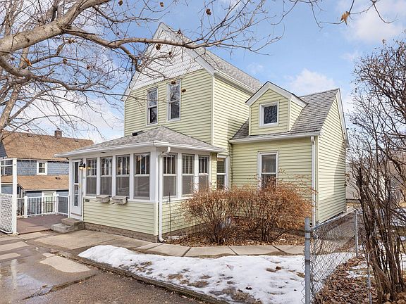 3rd image of 930 Humboldt Ave