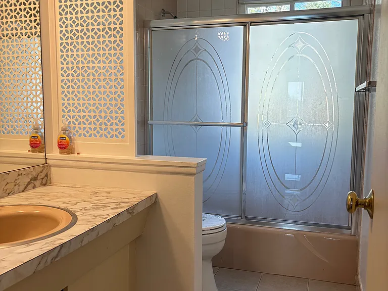 274 Lake Shr E #C — Photo 19