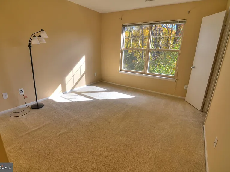 1793 Jonathan Way #L — Photo 23