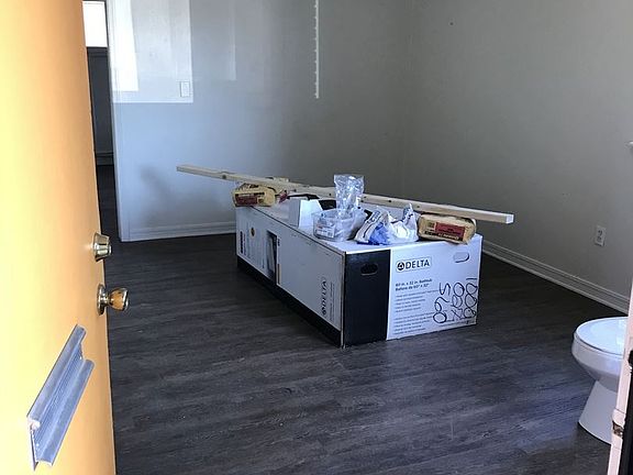 3rd image of 1211 N Leverett Ave APT 3