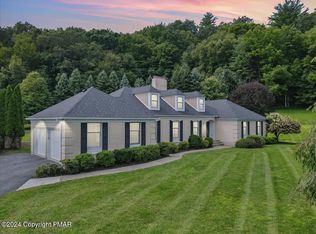 117 Turkey Hill Ct, Stroudsburg, PA 18360