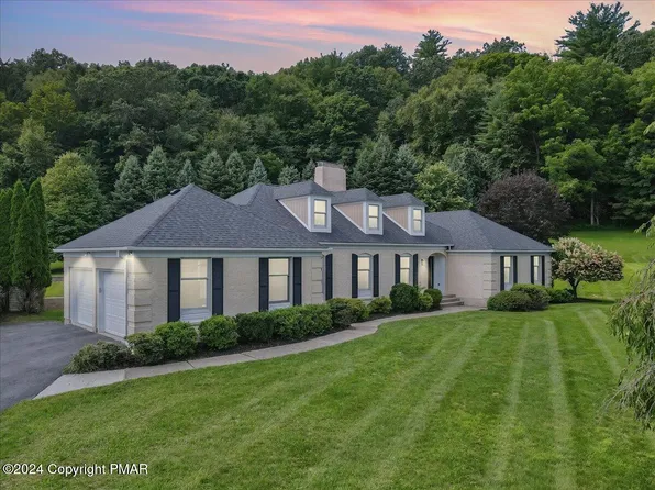 117 Turkey Hill Ct, Stroudsburg, PA 18360