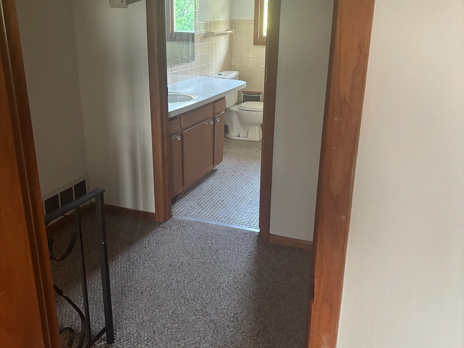 5807 Garrett Ln — Photo 4
