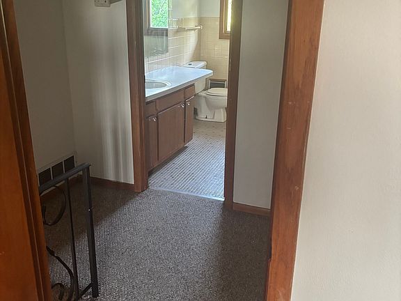 4th image of 5807 Garrett Ln #3