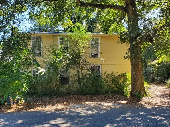 503 E Erie Ave, Folly Beach, SC 29439