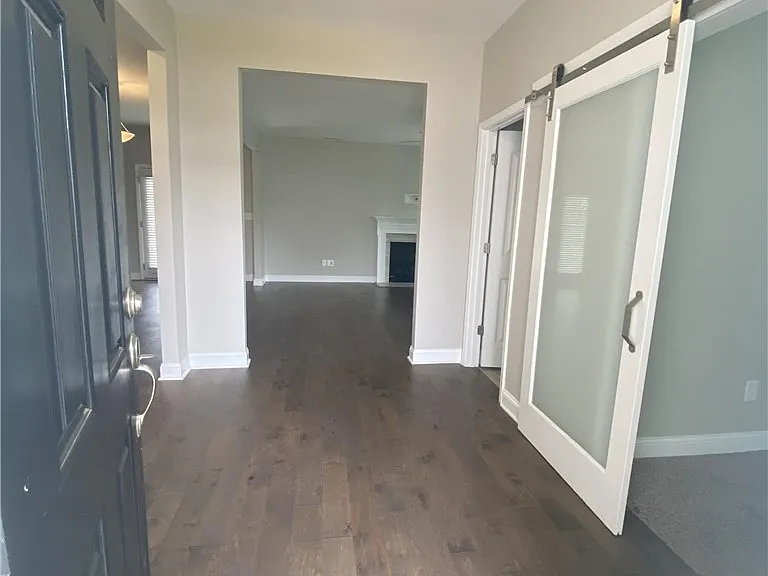 3028 N Kilchattan Dr — Photo 3