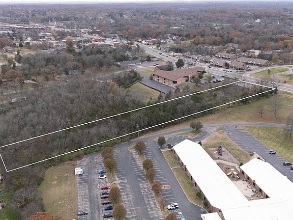 4th image of 2825 N Mount Juliet Rd