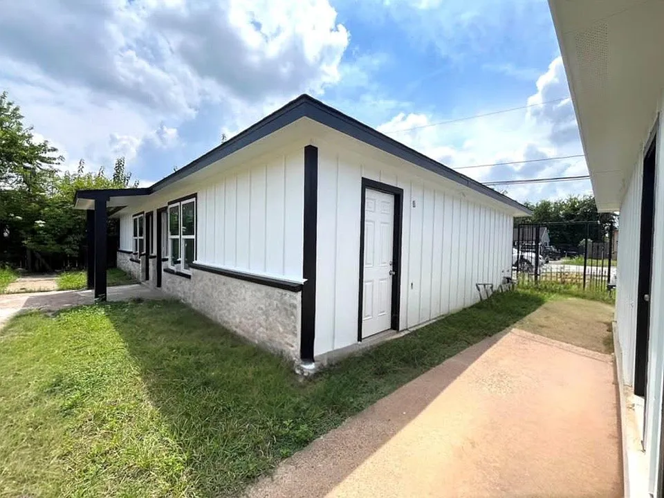 4305 Phlox St #2A