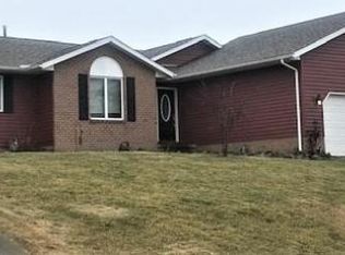 1364 Meadowbrook Ln NE, Carrollton, OH
