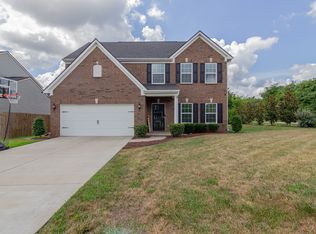 2204 Ambergate Dr, Murfreesboro, TN 37127