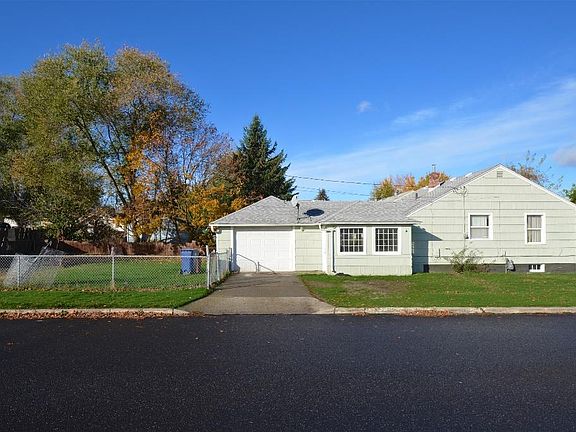 3rd image of 1828 E Hoffman Ave