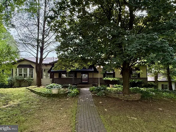 292 Mine Rd, Fleetwood, PA 19522