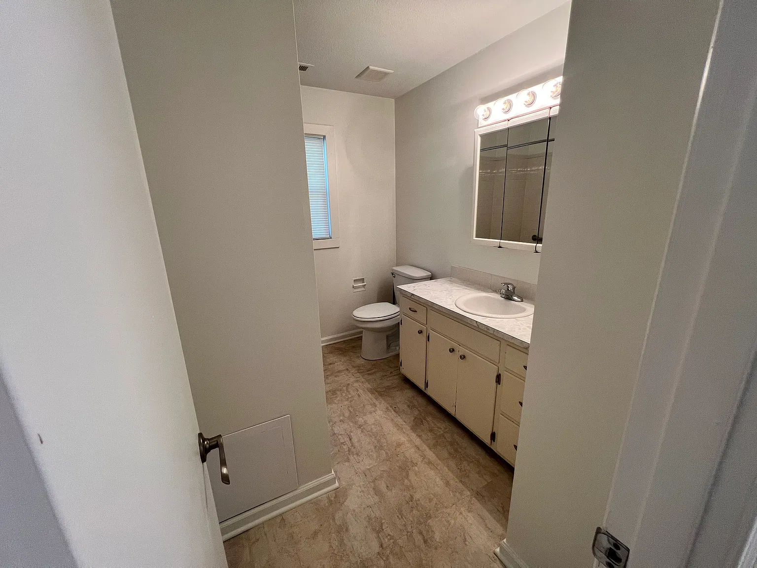 2 bed, 1.5 bath, 1500 sqft, $1,450 — Photo 4