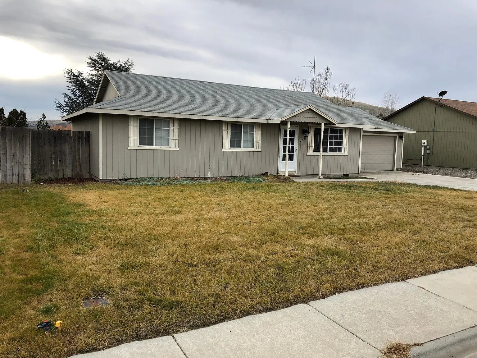 4831 Hibiscus St photo 1