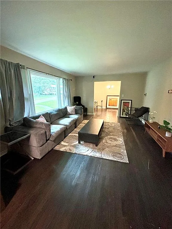 3 bed, 2.0 bath, 1694 sqft, $2,150 — Photo 4