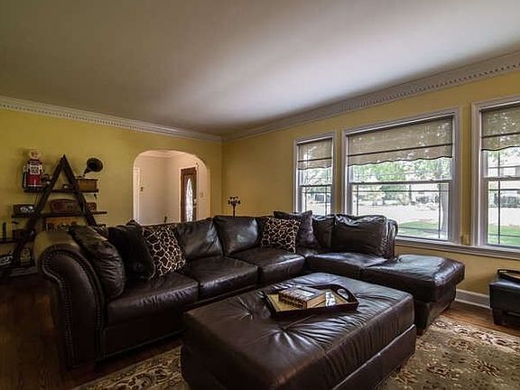 5th image of 2514 Gladys Ave