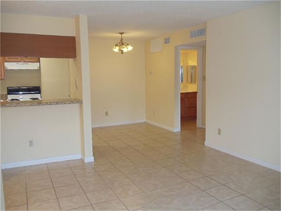4th image of 2120 El Paseo St APT 305