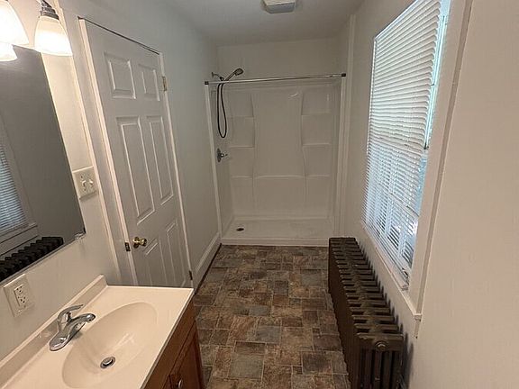 5th image of 370 High St