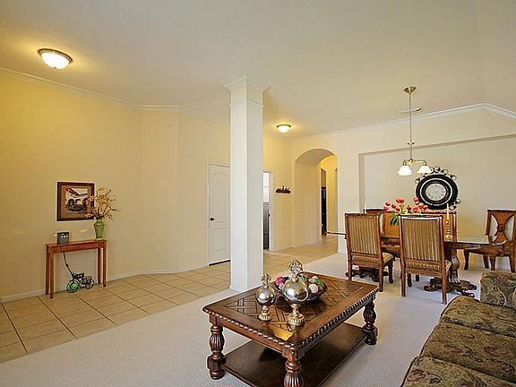 3rd image of 407 Abbey Ln