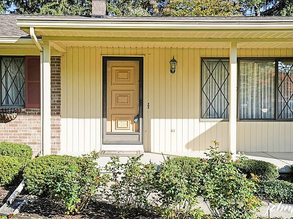 3rd image of 1818 Morningside Dr SE