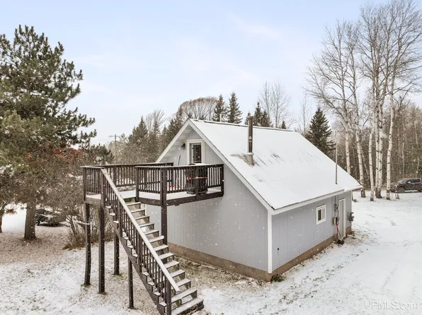 411 E Fall St, Lanse, MI 49946