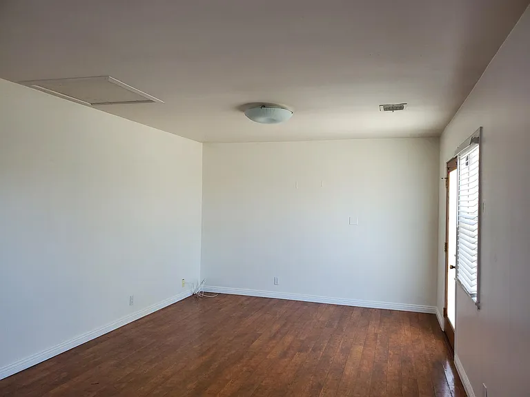 2234 Delaware Ave #A — Photo 10