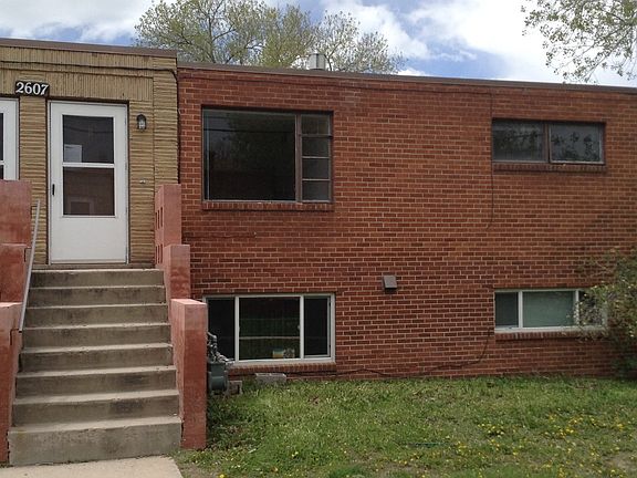 2nd image of 2607 Poplar Ct APT B