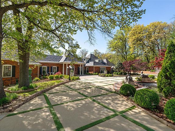 9801 Log Cabin Ct Saint Louis MO 63124 Zillow 9801 Log Cabin Ct Saint Louis MO 63124 Zillow