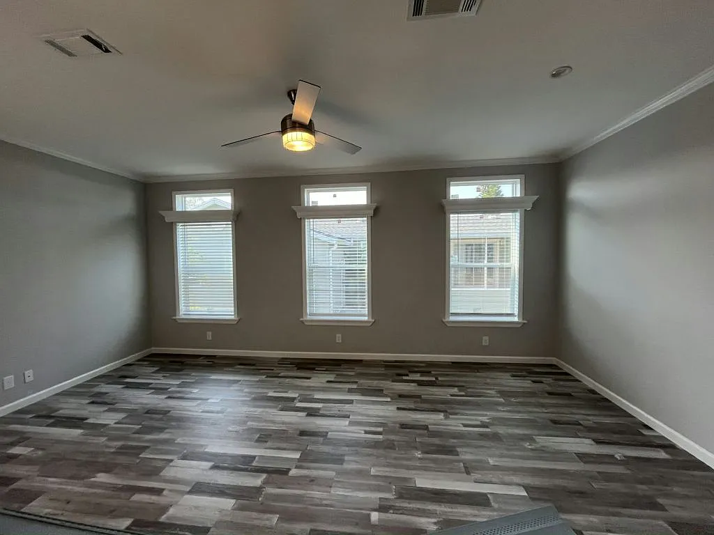 3 bed, 2.0 bath, 1408 sqft, $1,399 — Photo 3