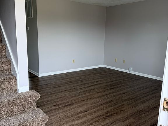 2nd image of 152 Hartland Dr #150