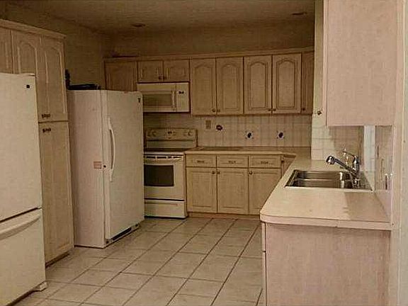 2nd image of 19851 NW 1st Ave