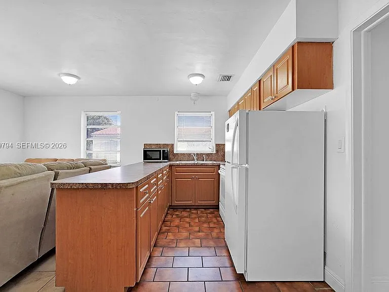 2419 Pierce St — Photo 14