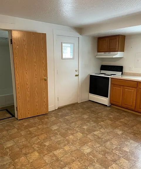 935 Worden Ave #1 — Photo 3