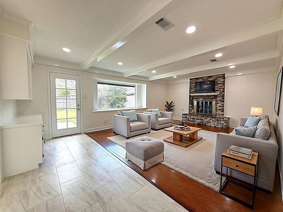 5th image of 14406 Burgoyne Rd