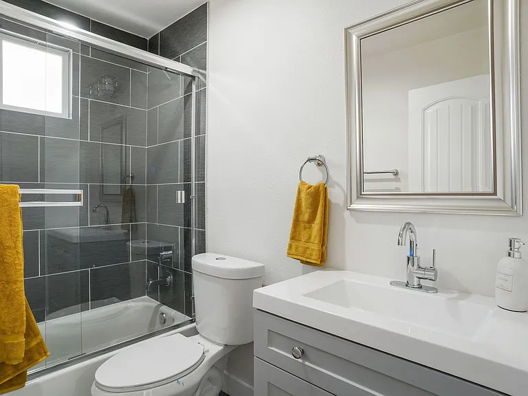 4553 Texas St — Photo 4