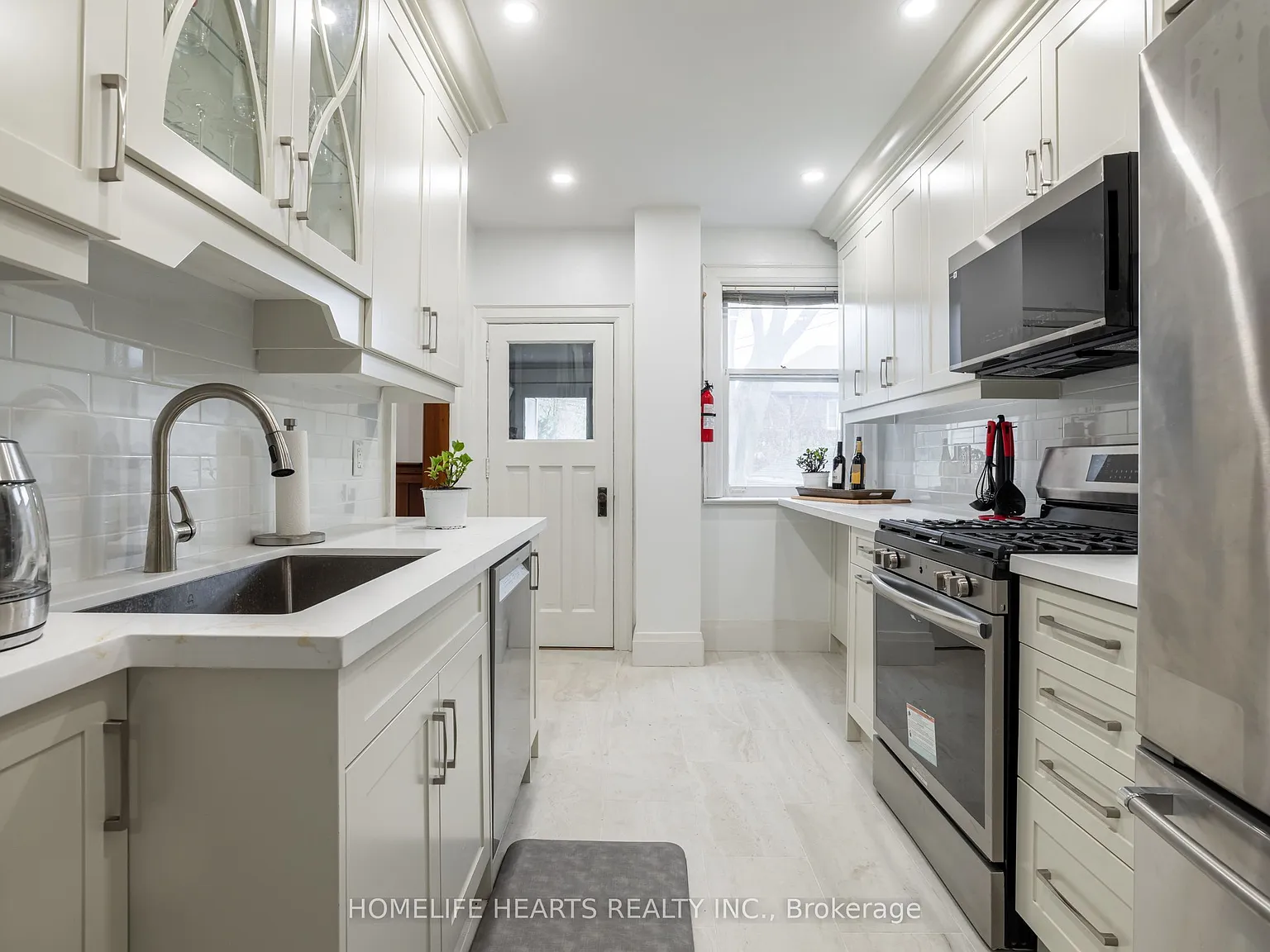 3 bed, $4,100 — Photo 3