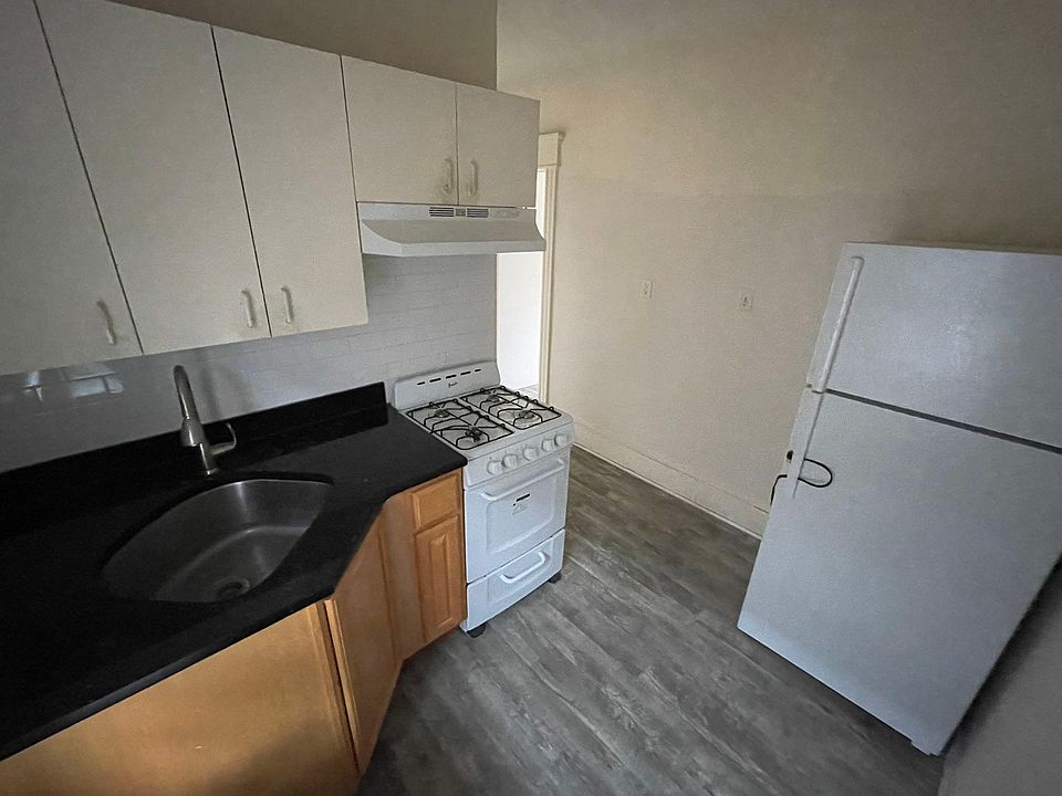 1st image of 122 Westervelt Ave #2F