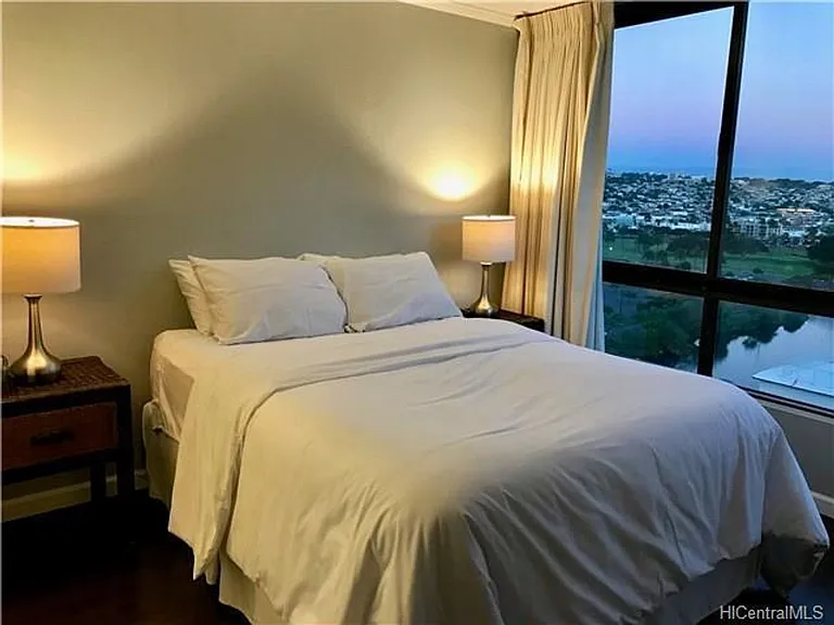 320 Liliuokalani Ave #1701 — Photo 13