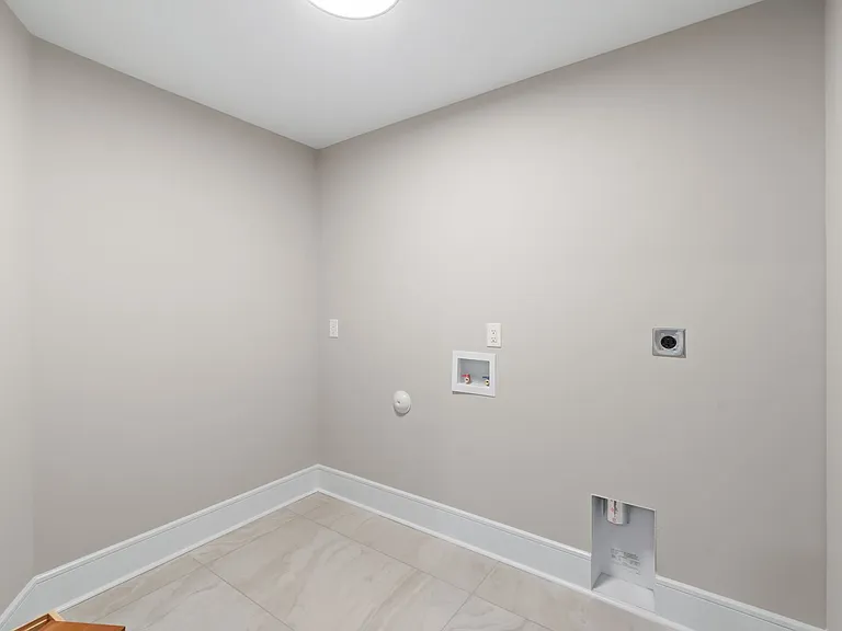 3905 Plainview Rd — Photo 49