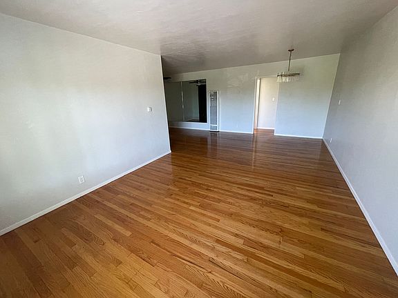 3rd image of 4715 Terrace Dr #4721