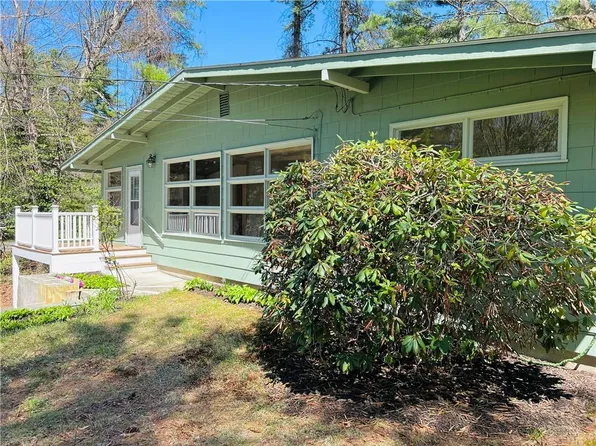 72 Overlea Rd, North Smithfield, RI 02896