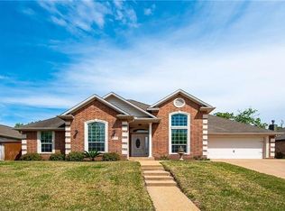 4417 Woodland Ridge Dr, College Station, TX 77845