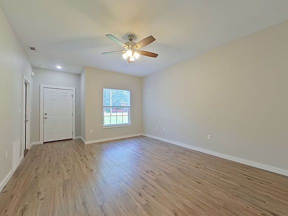 5th image of 605 E Williams Ave