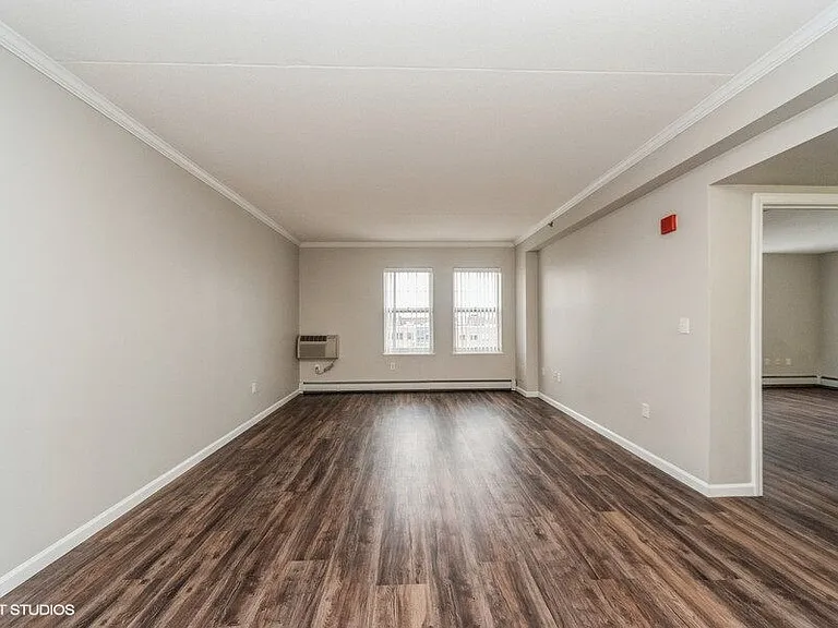 Cloverleaf Apartments — Photo 37