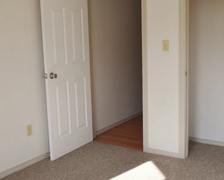 50 Elliott St — Photo 2