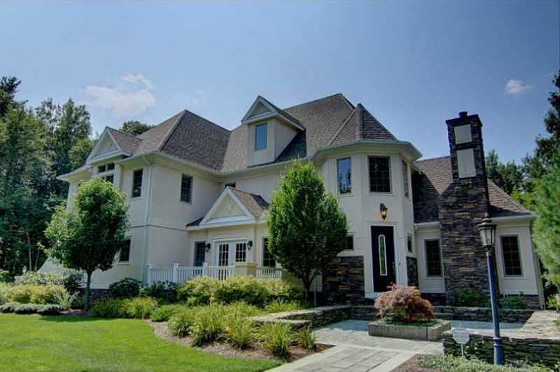 2nd image of 132 Angell Rd