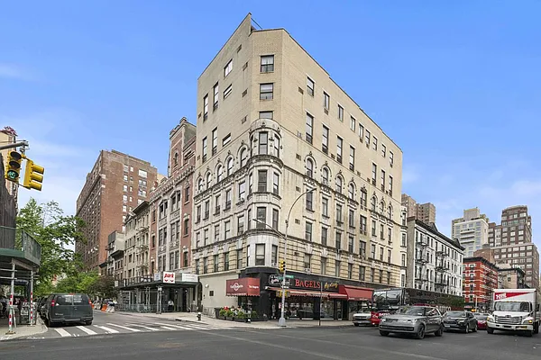 Rented by Mossanen Group | media 17
