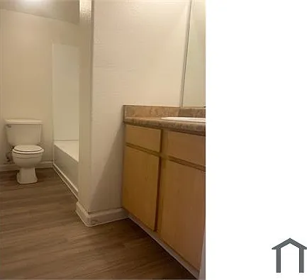 2902 E Fillmore St — Photo 11