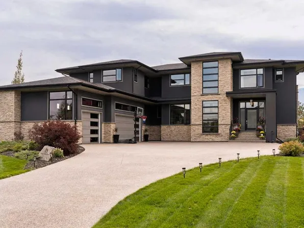 19 N Stoneypointe Pl, Rocky View County, AB T3L 0C9