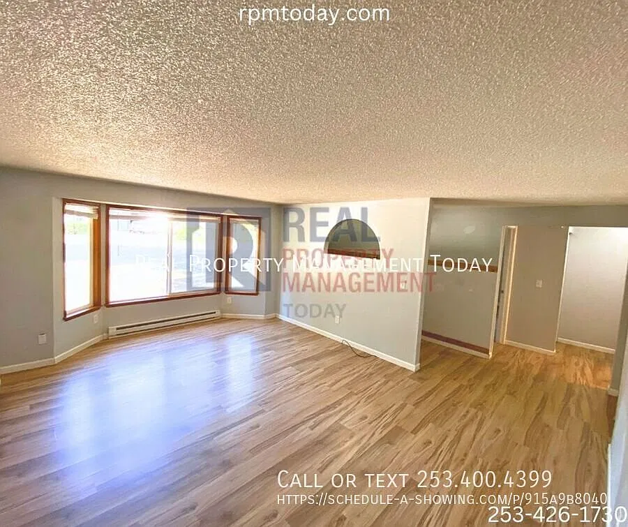 Charming Gig Harbor Retreat | Fenced Yard, Large Deck & Garage! — Photo 3